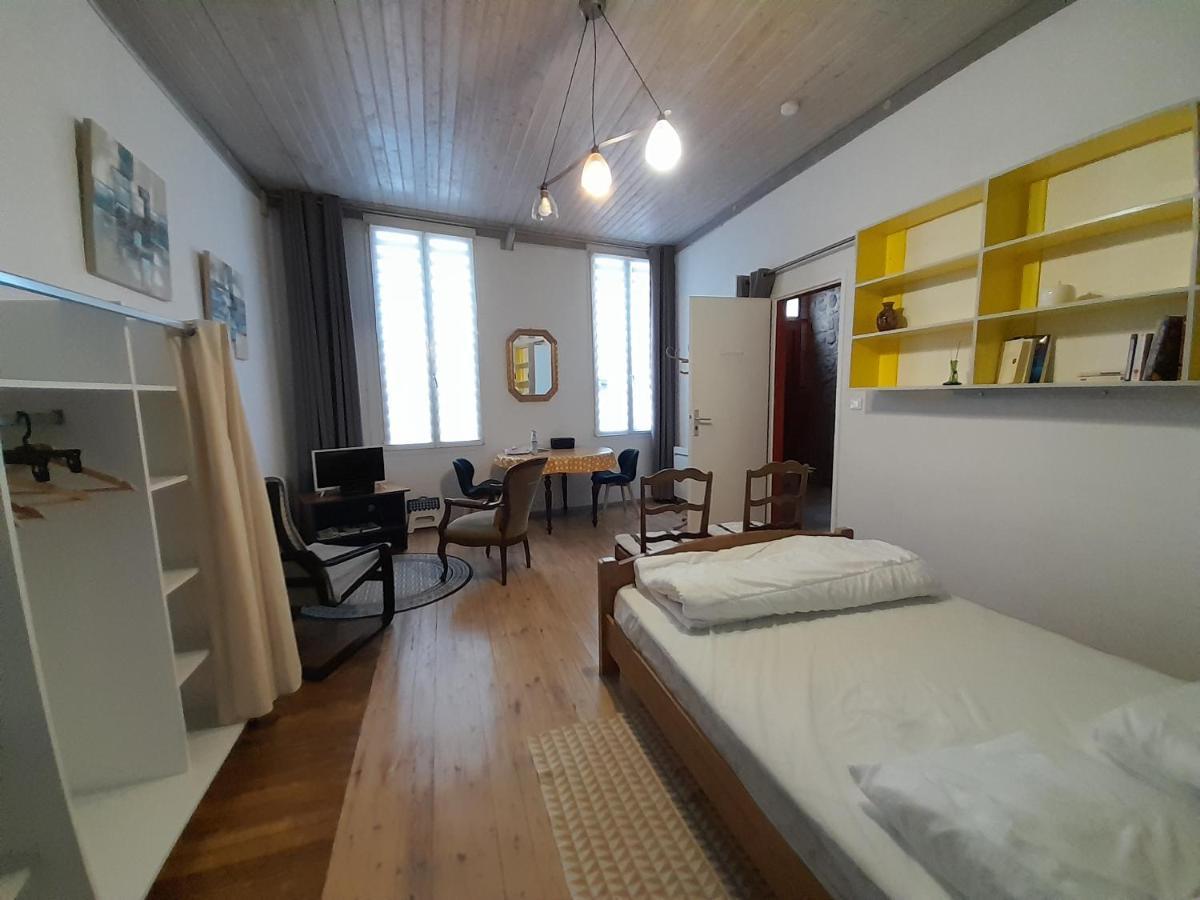 Residence Les Volets Bleus: Studio De 30 M² Classe 2 * روشفور المظهر الخارجي الصورة